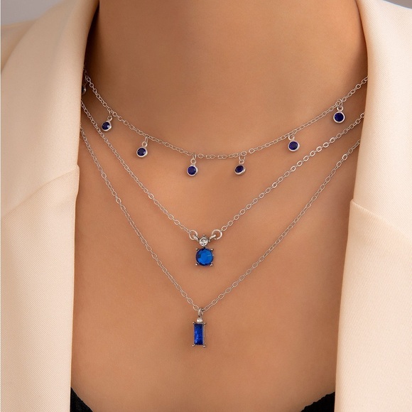 Jewelry - 2pcs/set layered Necklace